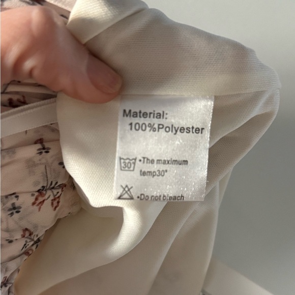 NWT Floral Ruffle Shorts, Size M - Picture 8 of 8